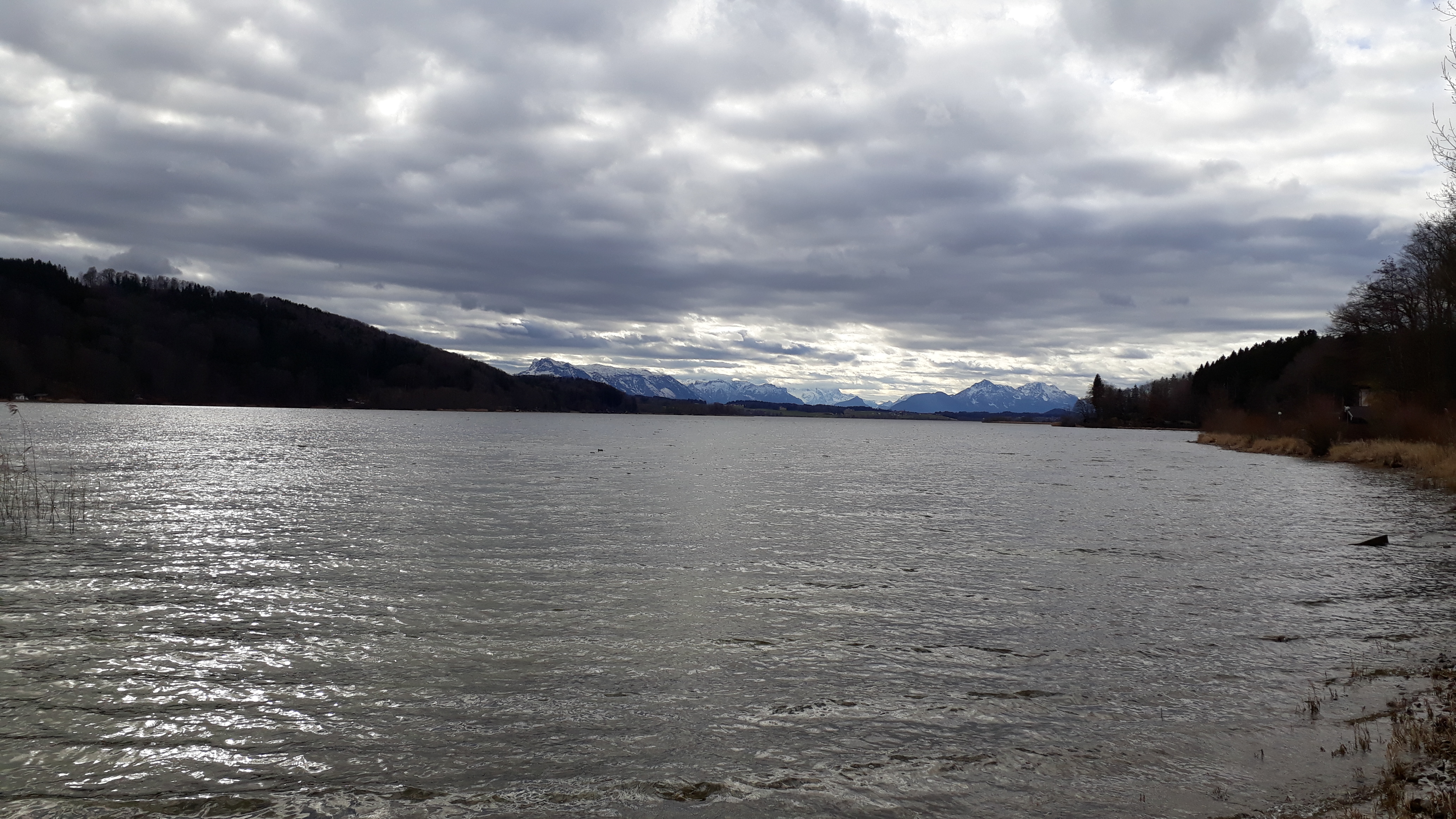 Dieses Bild hat ein leeres alt-Attribut; sein Dateiname ist 2020-09-irrsee.jpg.