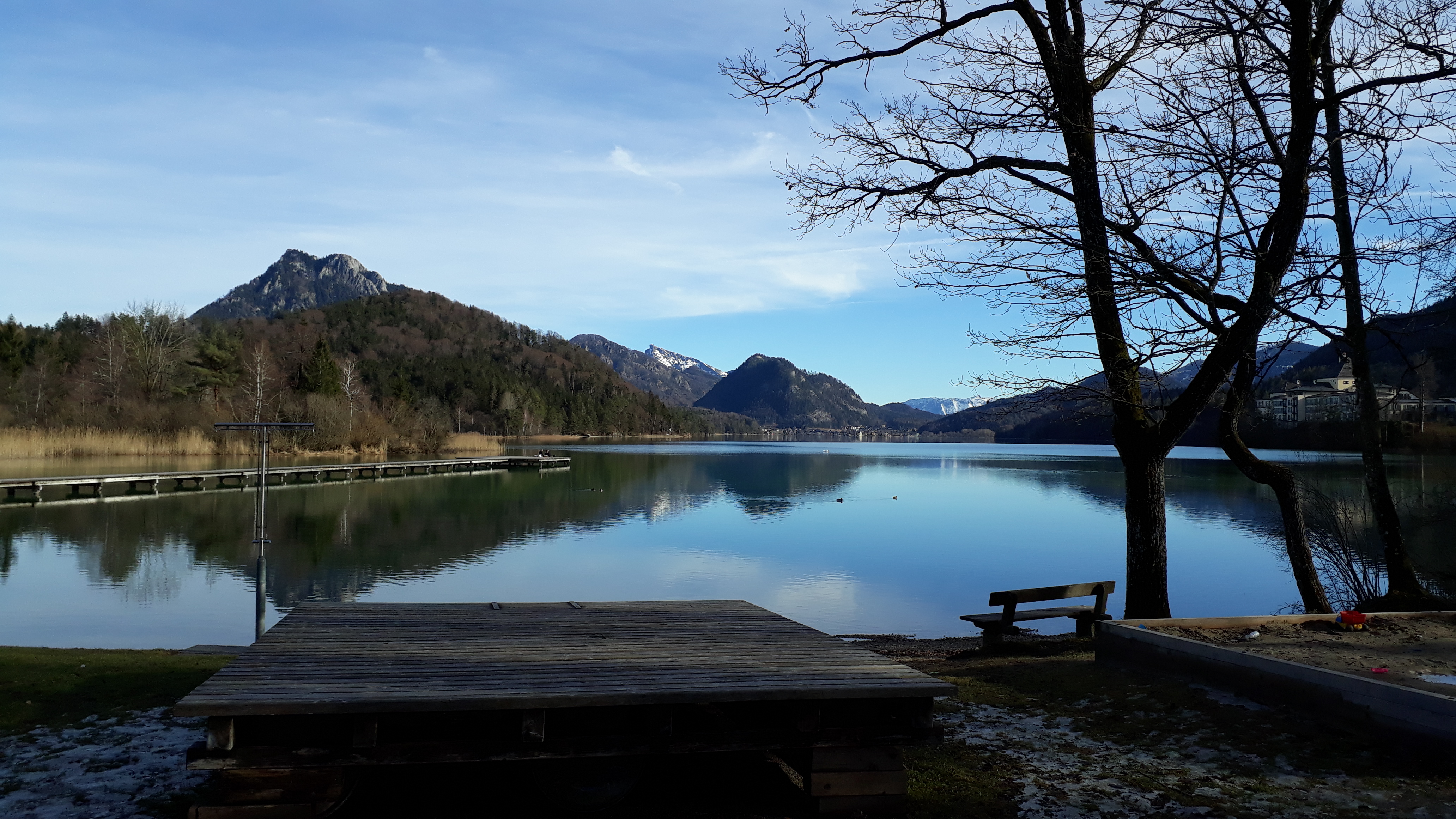 Dieses Bild hat ein leeres alt-Attribut; sein Dateiname ist 2020-12-fuschlsee.jpg.