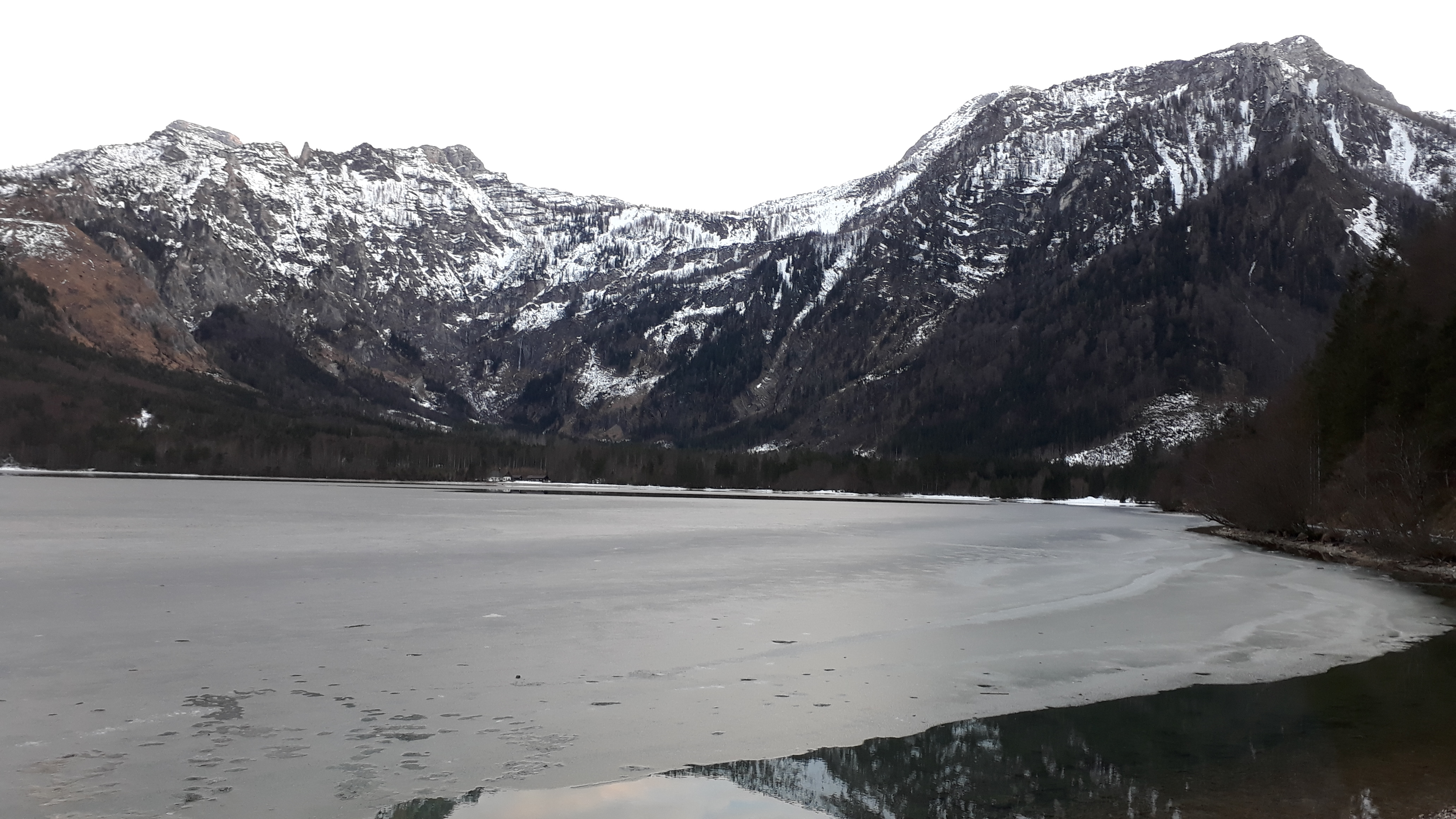 Dieses Bild hat ein leeres alt-Attribut; sein Dateiname ist 2020-13-offensee.jpg.