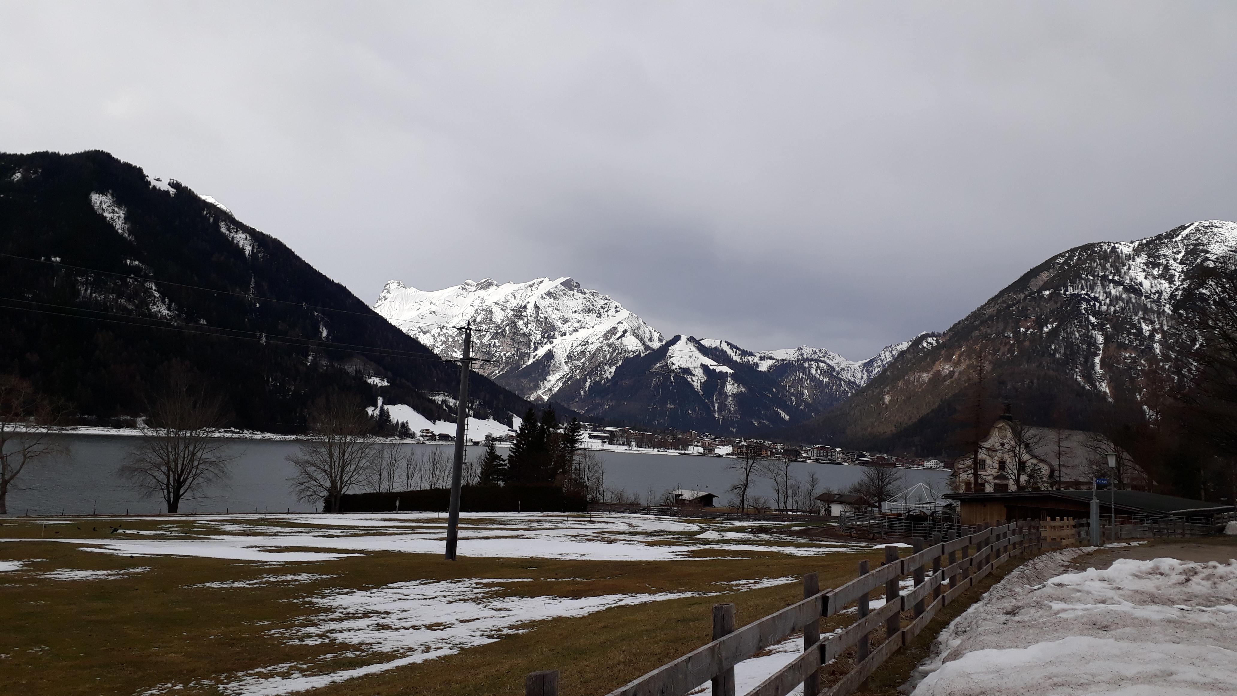 Dieses Bild hat ein leeres alt-Attribut; sein Dateiname ist 2020-22-achensee.jpg.