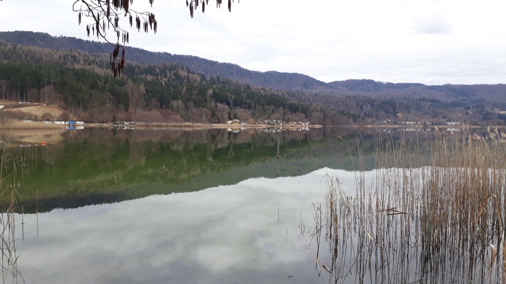 Dieses Bild hat ein leeres alt-Attribut; sein Dateiname ist 2020-33-keutschacher-see.jpg.