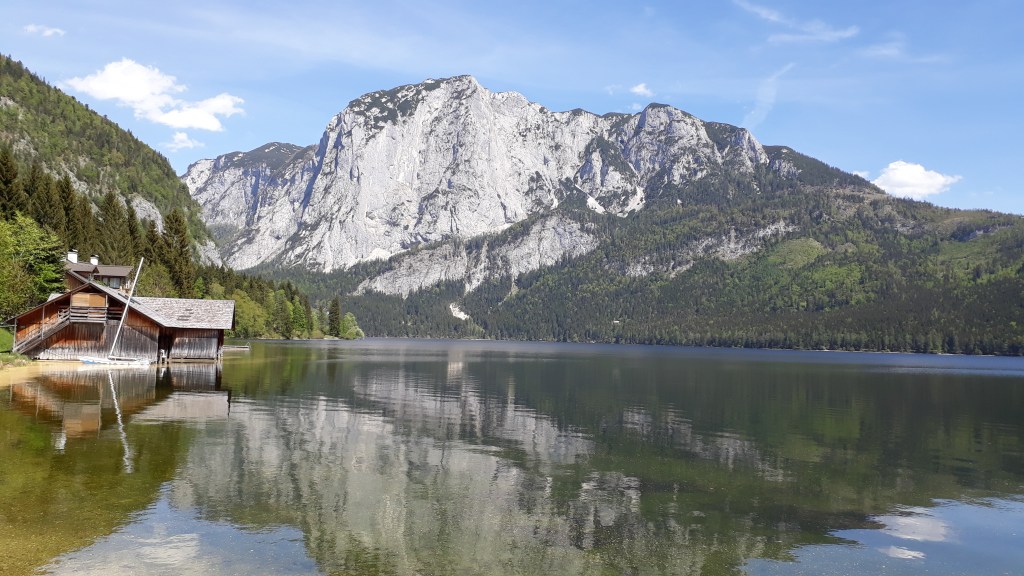 Dieses Bild hat ein leeres alt-Attribut; sein Dateiname ist 2020-40-altausseer-see-1.jpg.